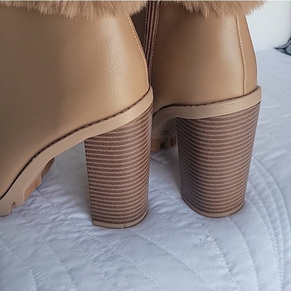 Woman's Pelica Faux Fur Block Heel Booties - Picture 4 of 7